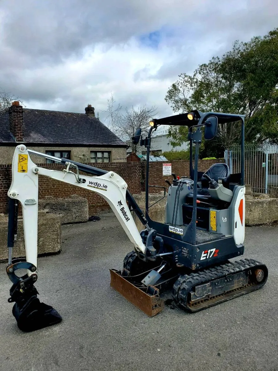Bobcat mini digger - Image 1