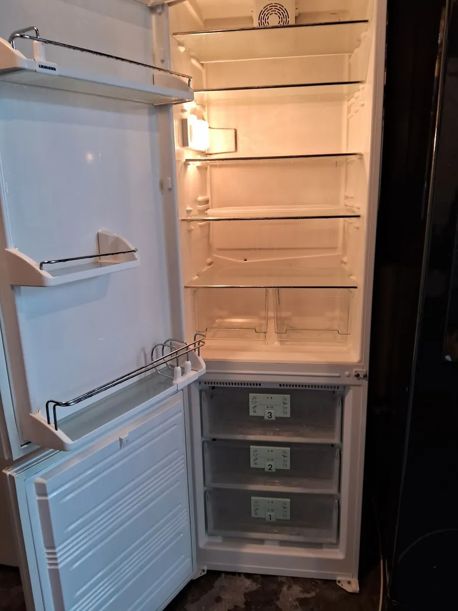 INTEGRETED FRIDGE AND FREEZER FULL FROST FREE - Image 3