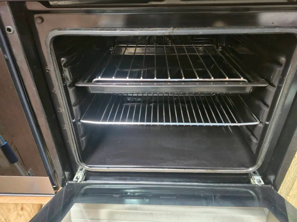 Beko Built-in Electric Single Oven - Image 3