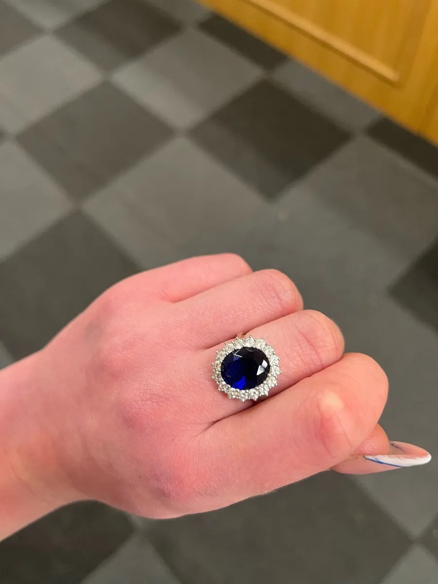 925 silver CZ ring. - Image 1