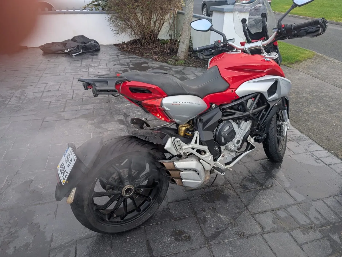 MV Agusta Stradale 800 - Image 1