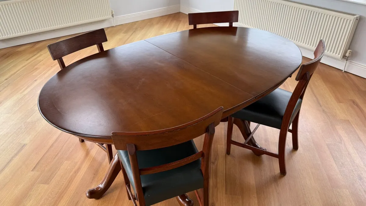 Oval Mahogany Dining Table - Image 4