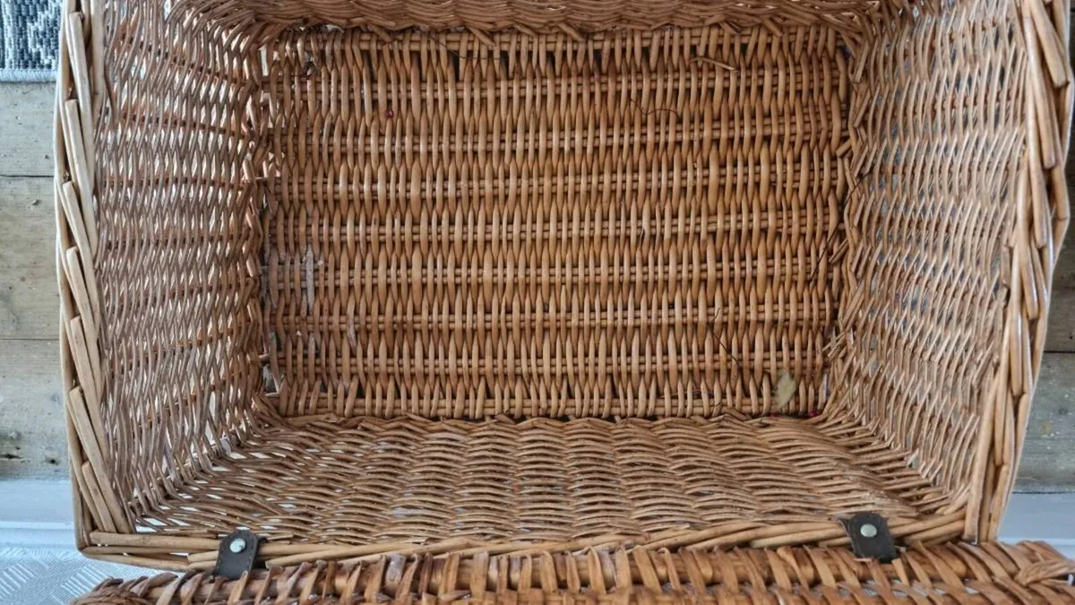 Large Whicker Hamper Basket - Image 4