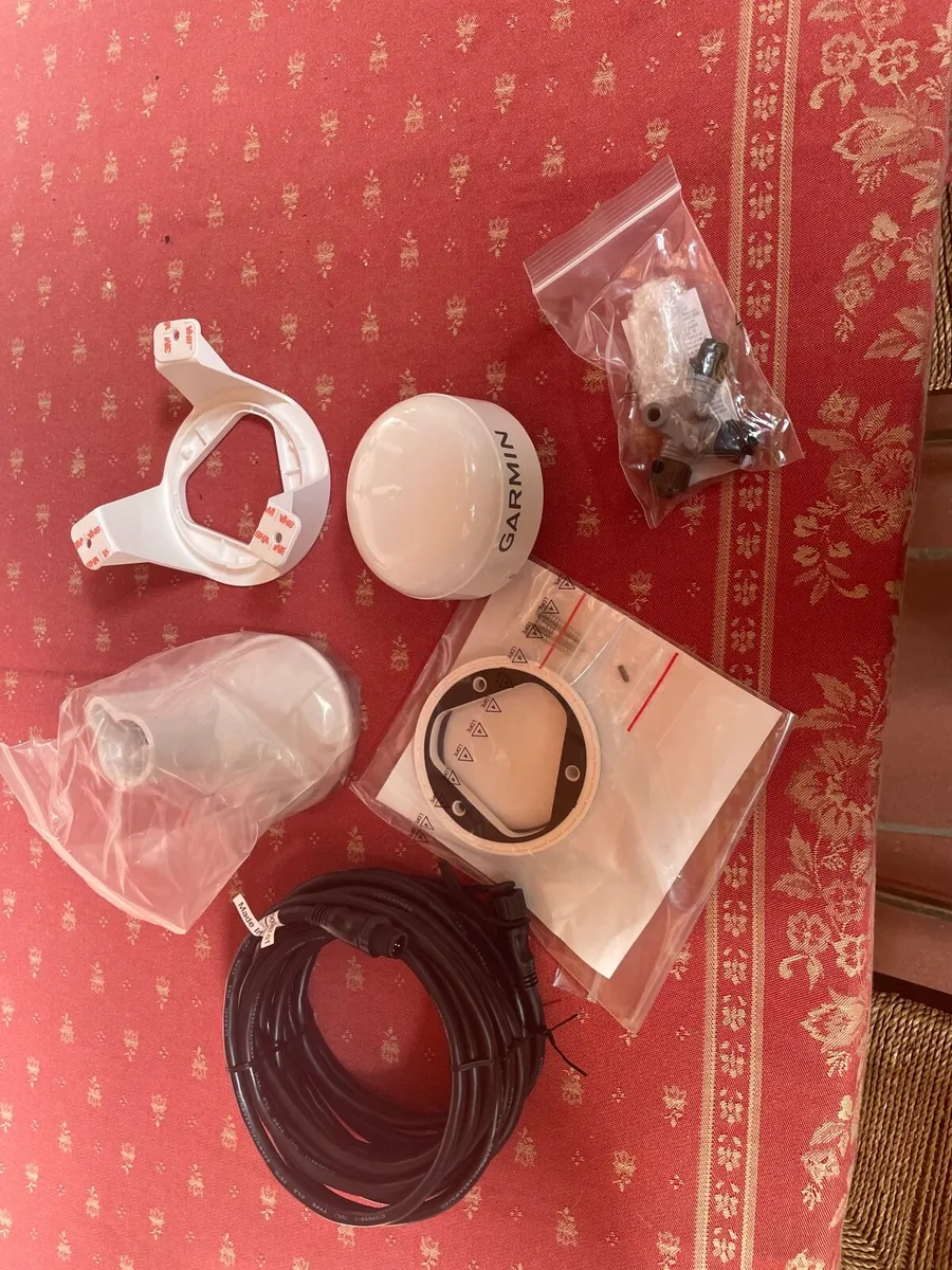 Garmin GPS Compass 24xd - Image 1