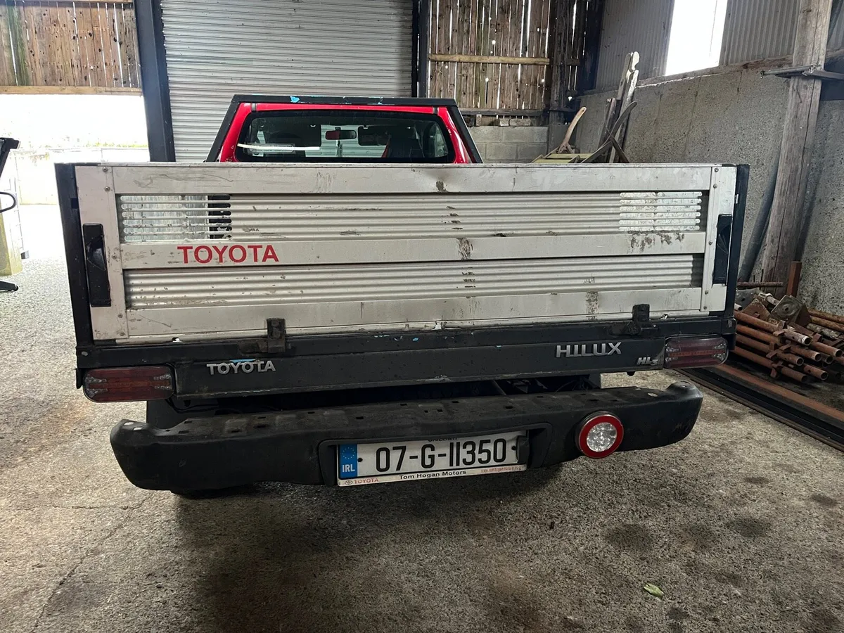 Toyota hilux - Image 4