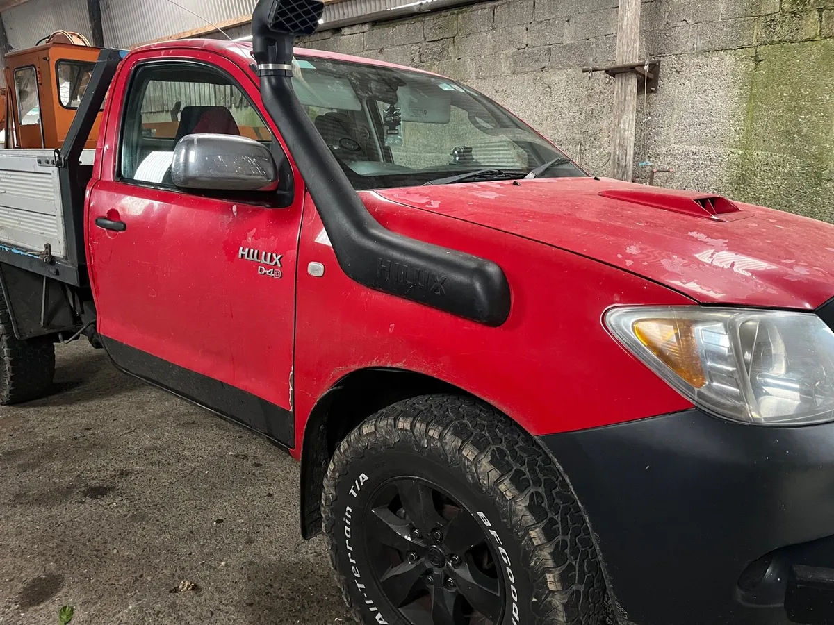 Toyota hilux - Image 2