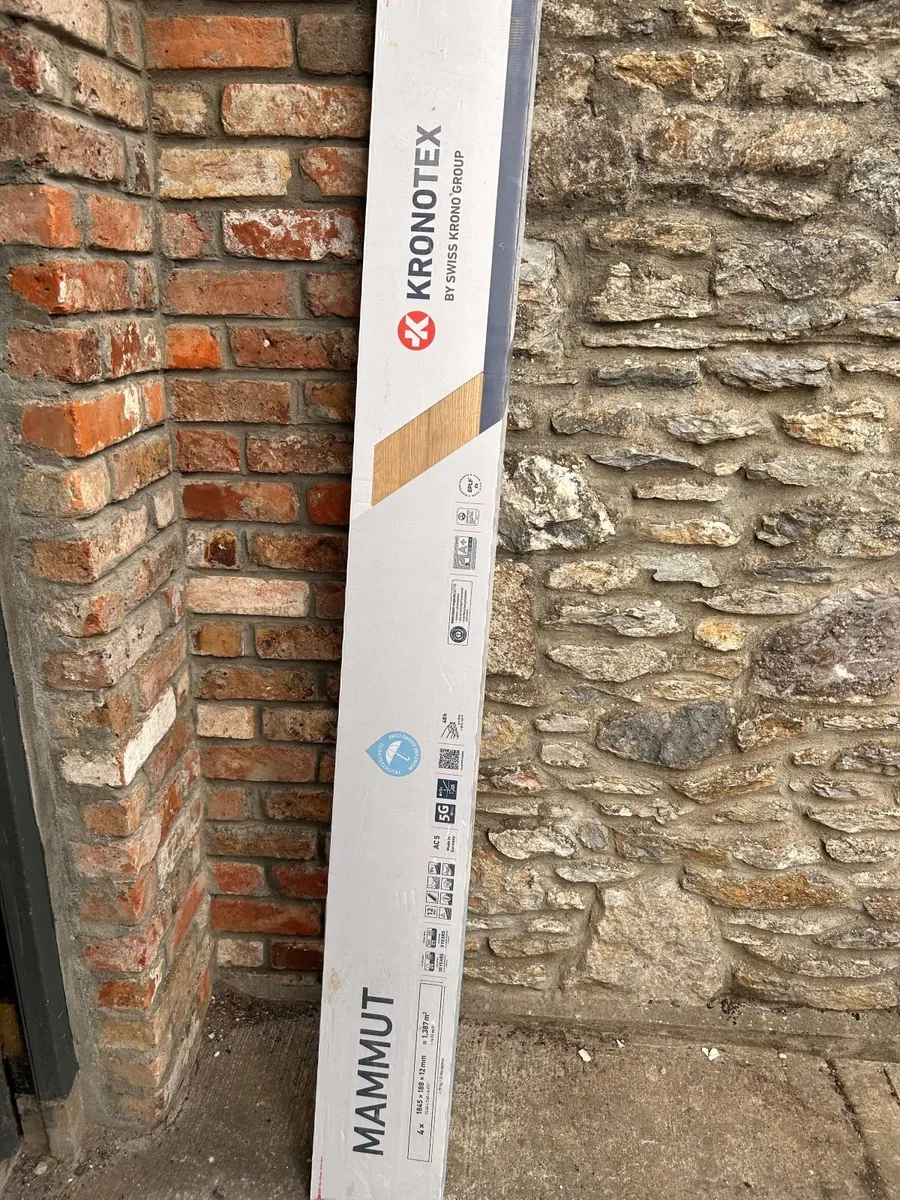 Laminate oak flooring