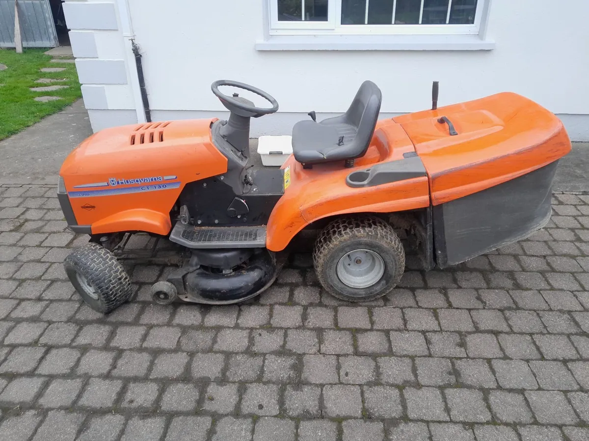Husqvarna C130 ride on lawnmower. - Image 3