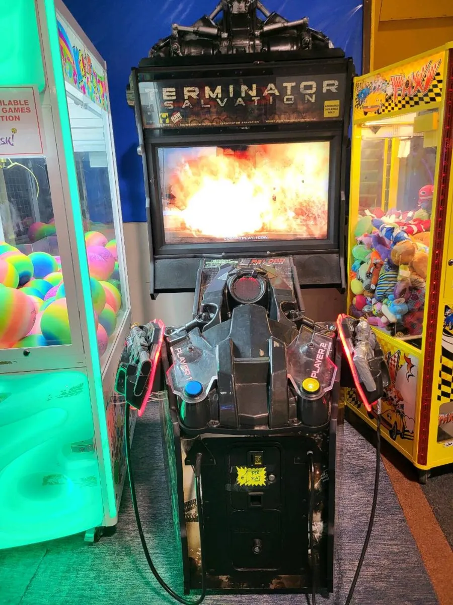 Terminator salvation arcade twin gun game for sale - Image 4