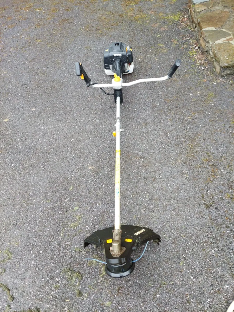 Brush cutter - Image 1