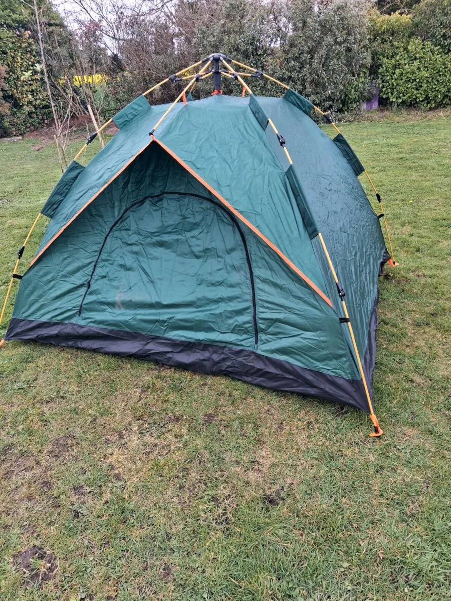 POP UP TENT - Image 1