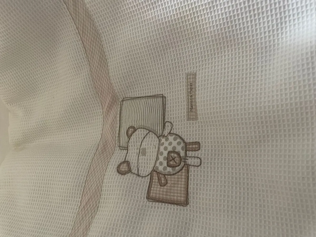 Mamas and Papas Moses basket and stand - Image 2