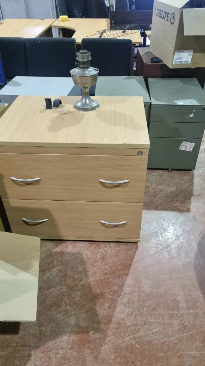 Office Desks and Furniture - Image 4