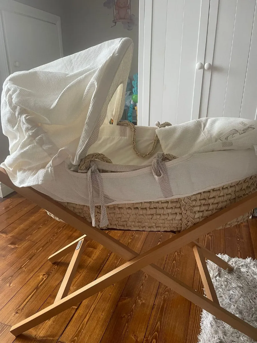 Mamas and Papas Moses basket and stand - Image 4