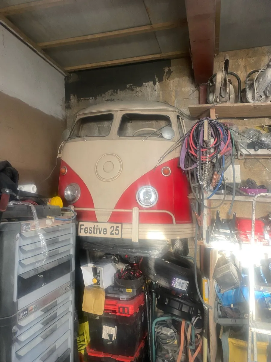 Vw split screen man cave - Image 1