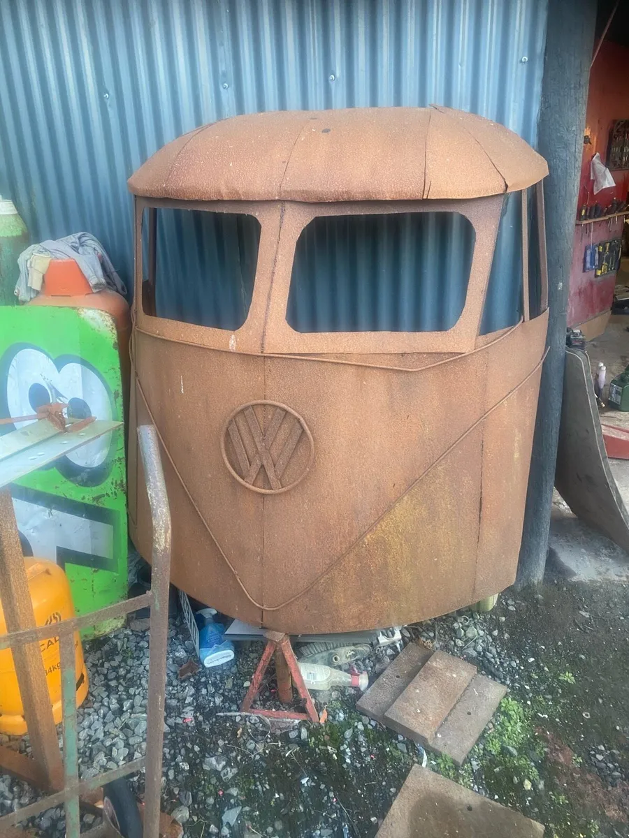 Vw split screen man cave - Image 2