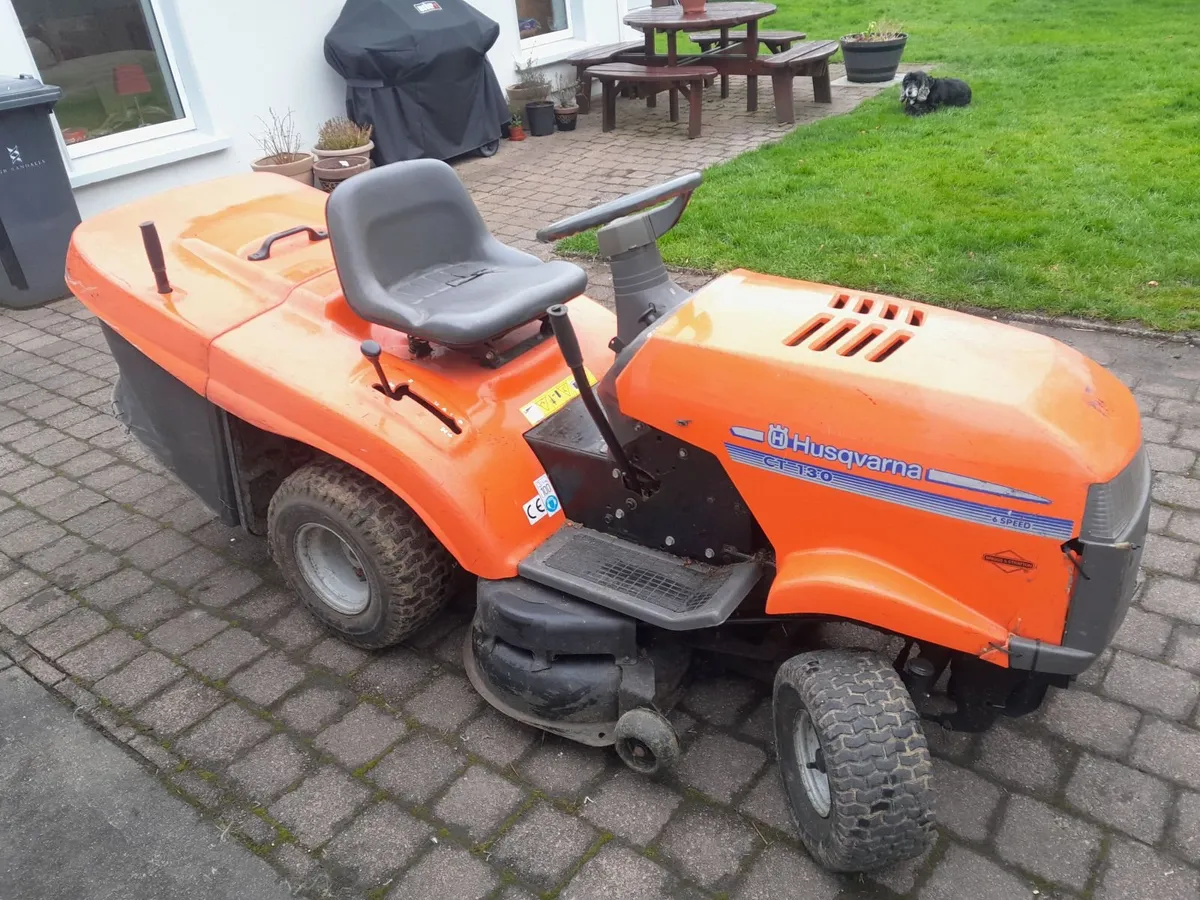 Husqvarna C130 ride on lawnmower. - Image 4