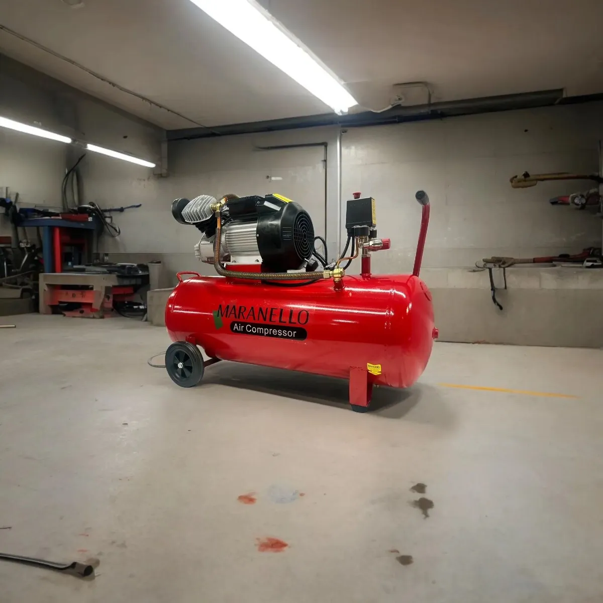 NEW 100l INDUSTRIAL USE AIR COMPRESSOR - Image 1