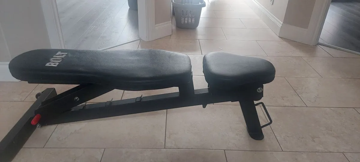 Adjustable weight Bench - Image 1