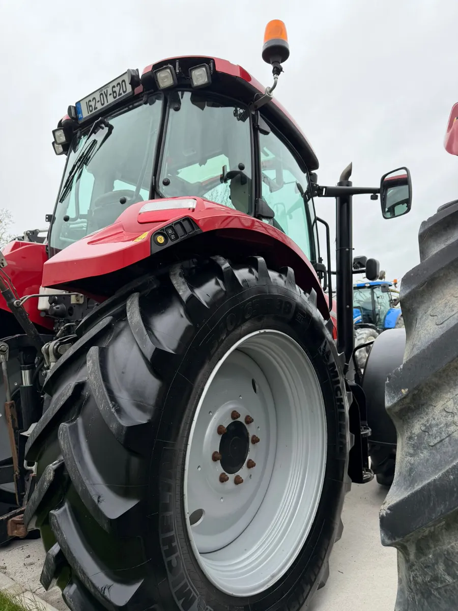 Case IH Farmall 105U Pro 2016 - Image 4