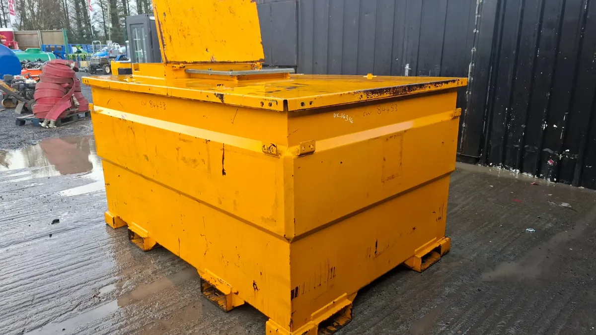 3000L Static Bunded Fuel Bowser - Image 1