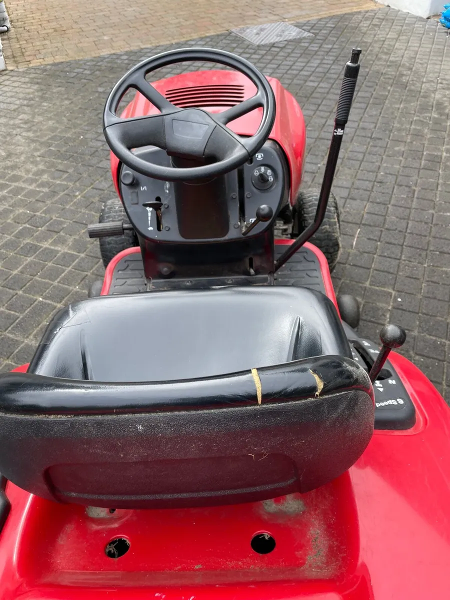 Ride on lawnmower - Image 2