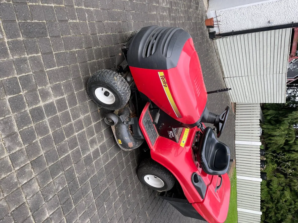 Ride on lawnmower - Image 3