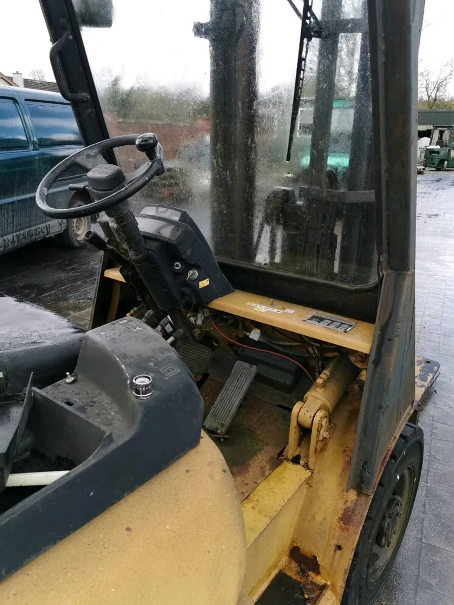 Forklift - Image 3