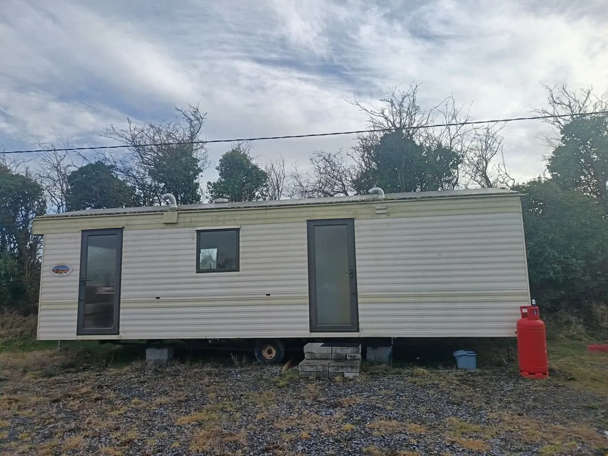 Mobile home - Image 1