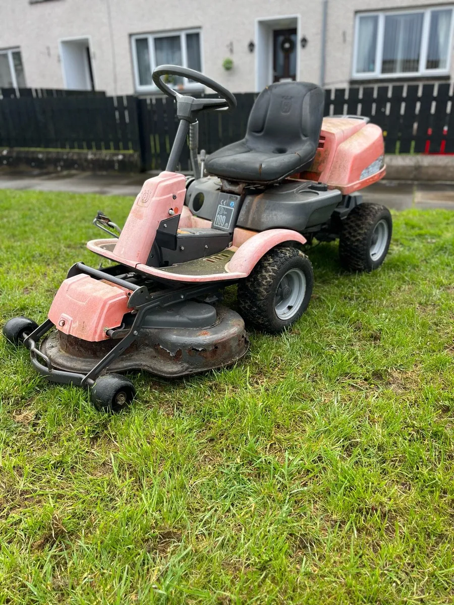 Husqvarna R13C ride on lawnmower - Image 1