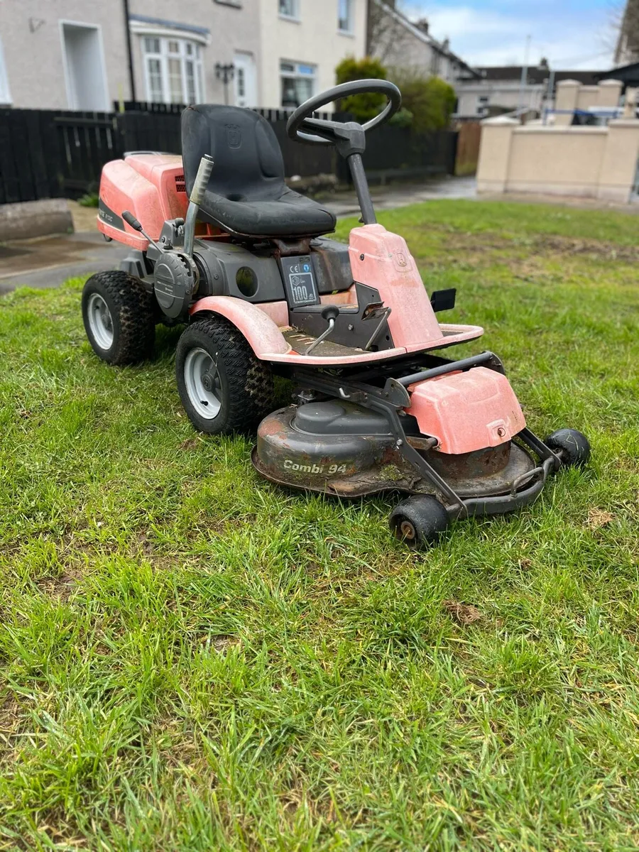 Husqvarna R13C ride on lawnmower - Image 2
