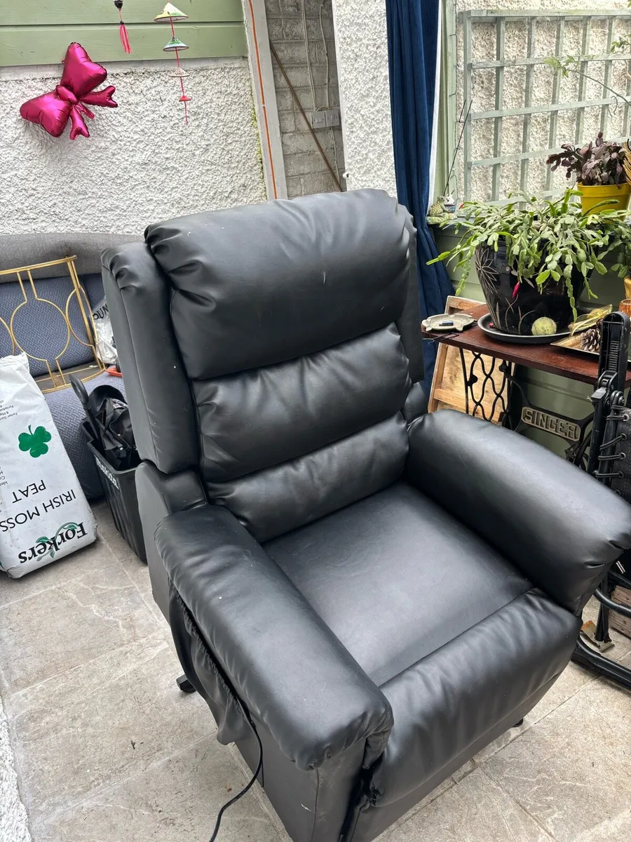 Disability reclining Armchair - Image 4