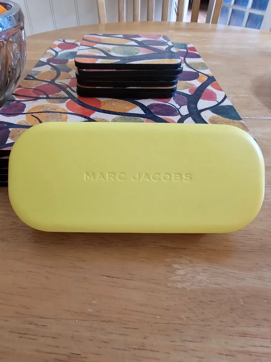 Marc Jacobs Glasses Case / With Lens Cloth / Brand - Image 2