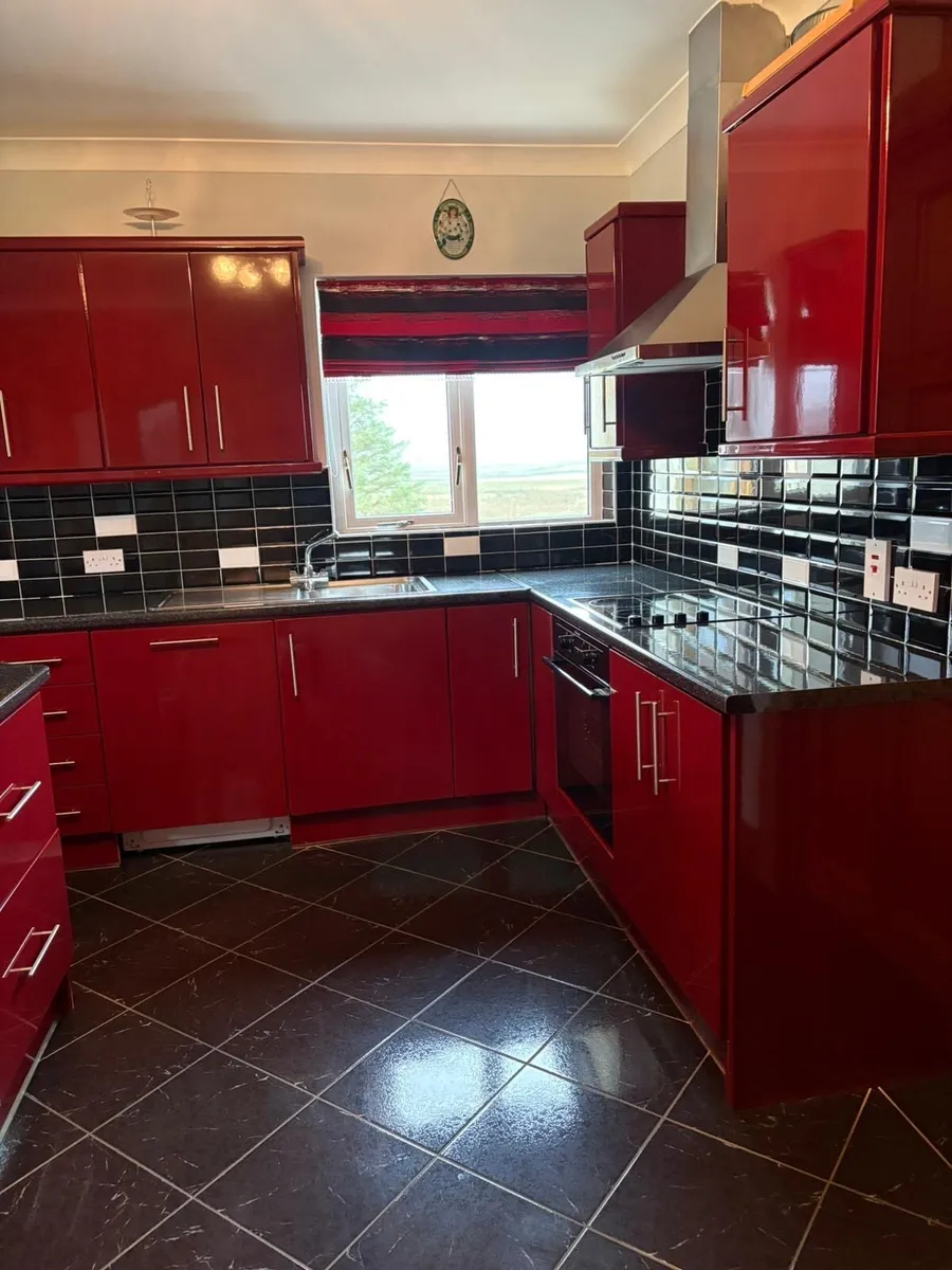 Kitchen for sale in very good condo - Image 3