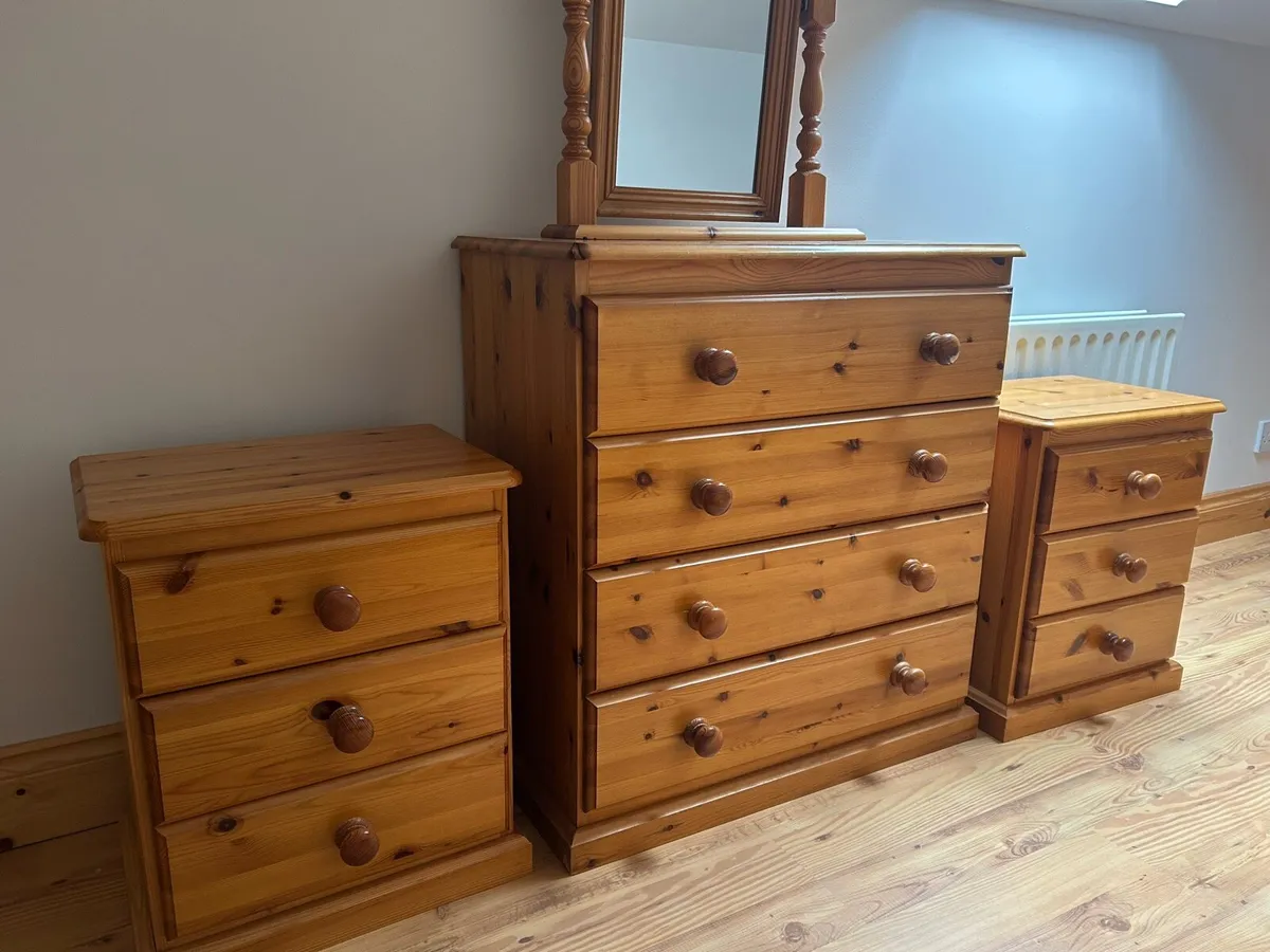 Pine bedroom furniture - Image 1