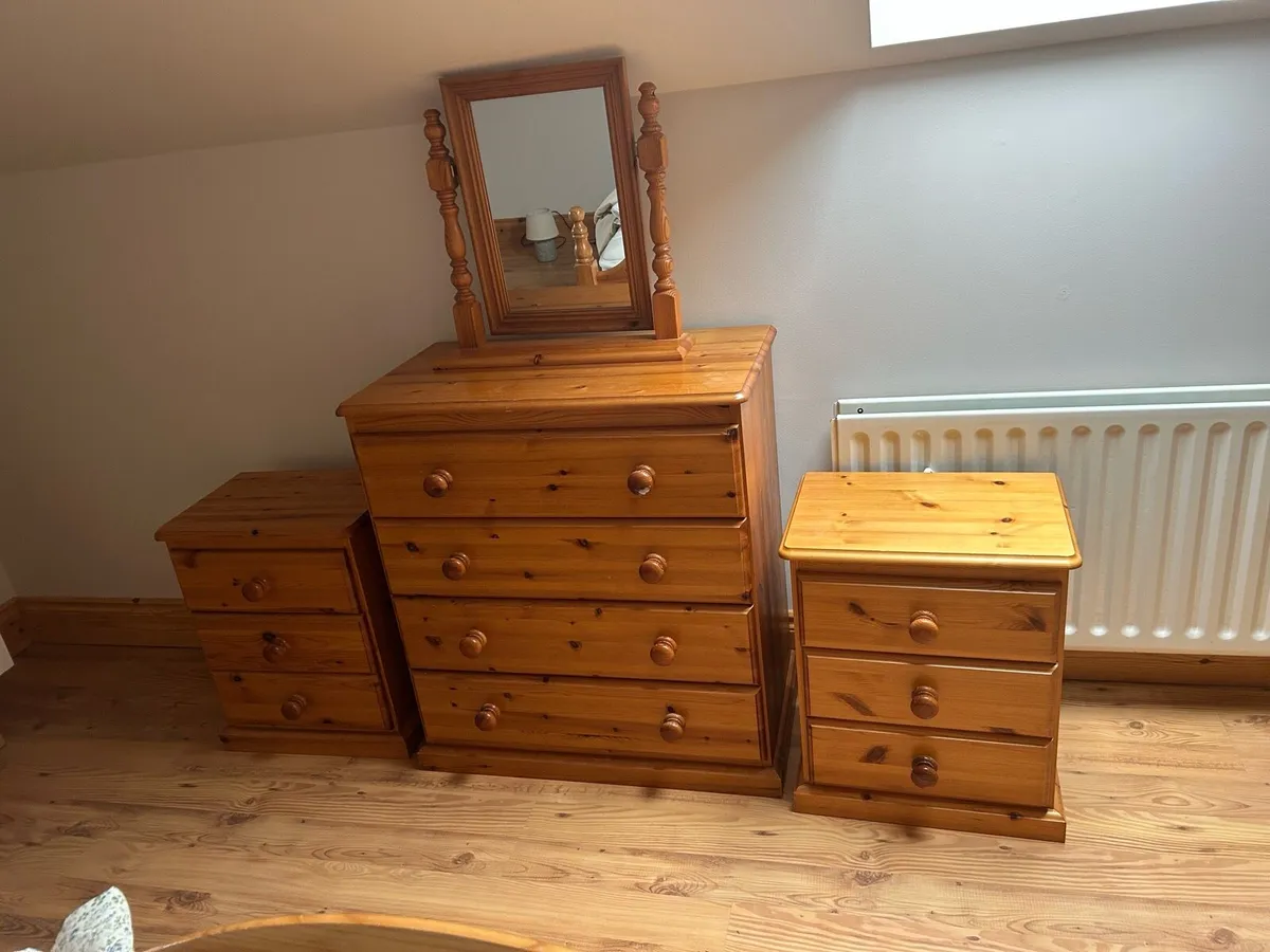 Pine bedroom furniture - Image 2