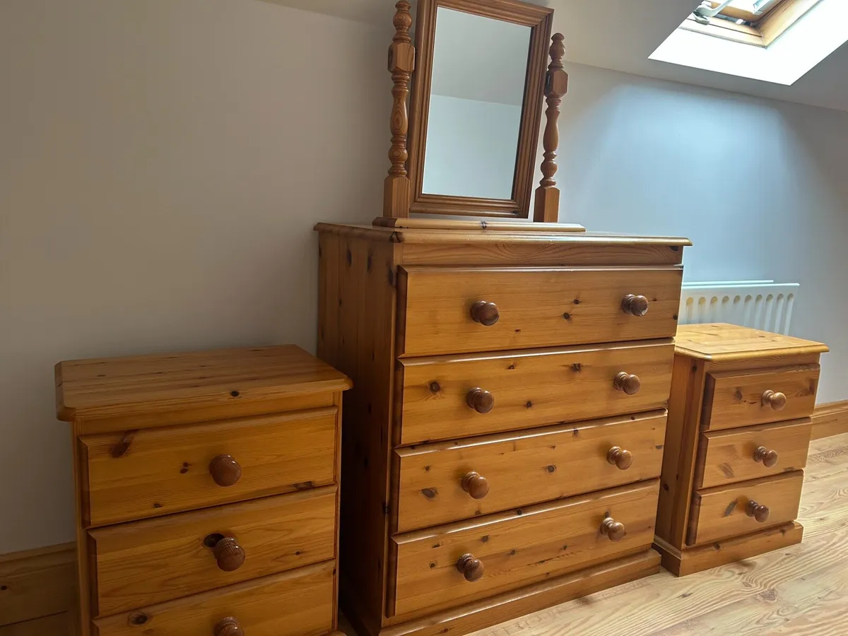 Pine bedroom furniture - Image 3