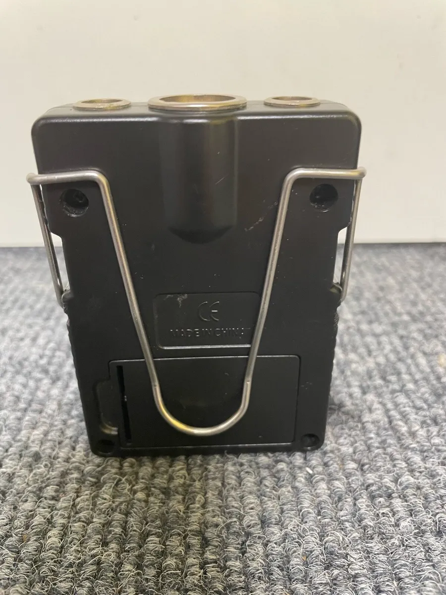 Akg B29L battery powered phantom power supply - Image 2