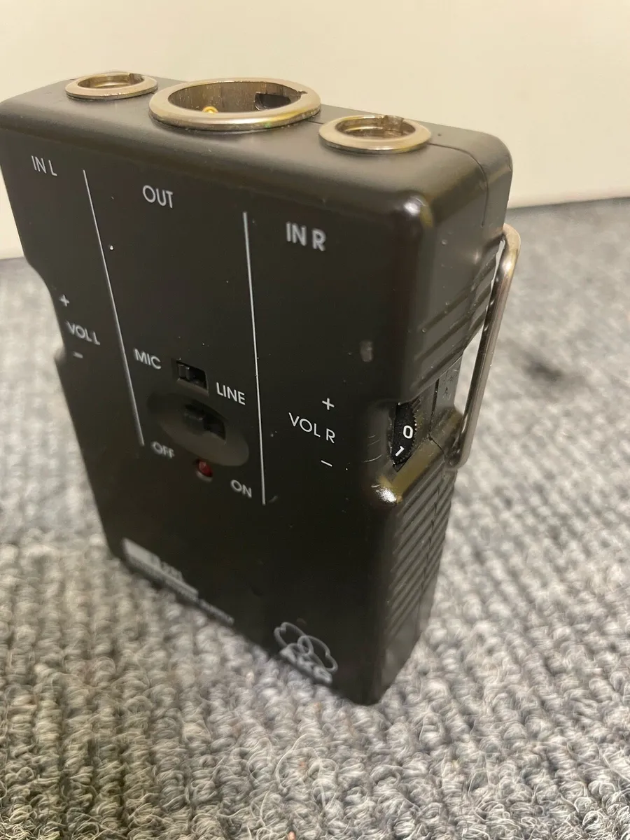 Akg B29L battery powered phantom power supply - Image 4