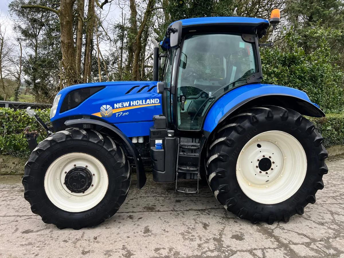 2016 New Holland T7.210 Front links & PTO - Image 4