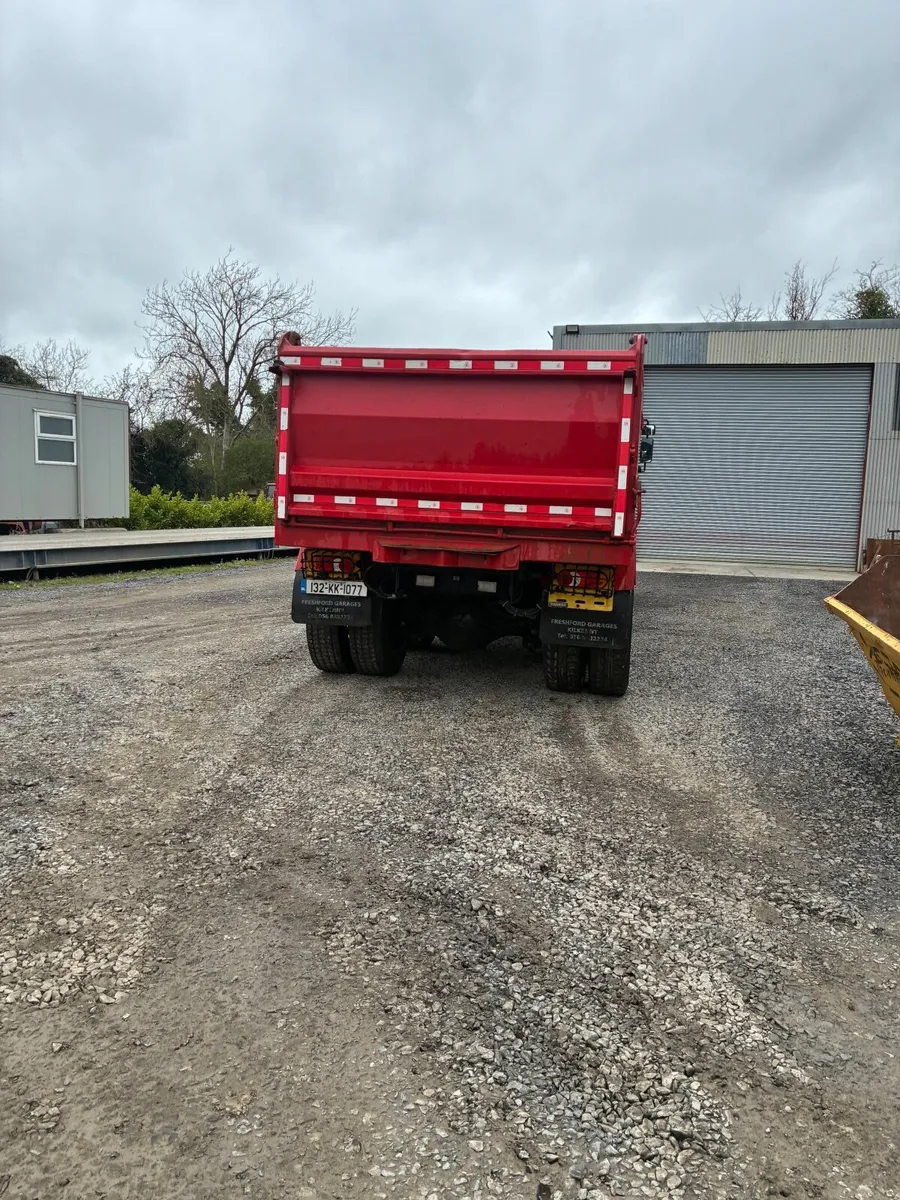 Hino FY 2013 - Image 3