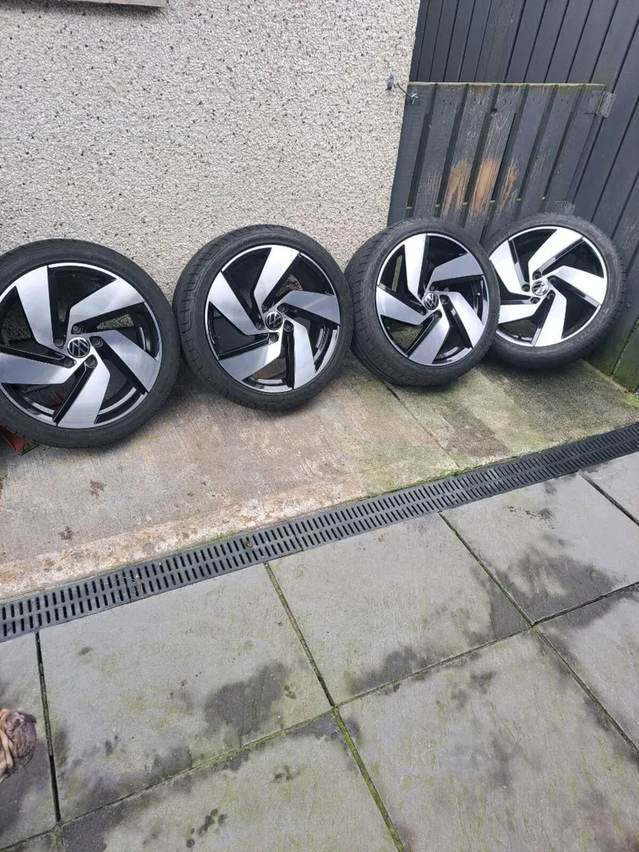 Vw Golf  alloys - Image 1