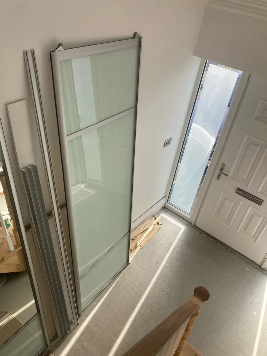 Wardrobe doors - Image 2