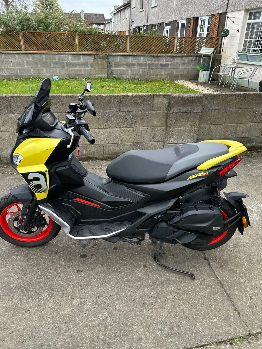 Aprilia SR GT 125 - Image 1