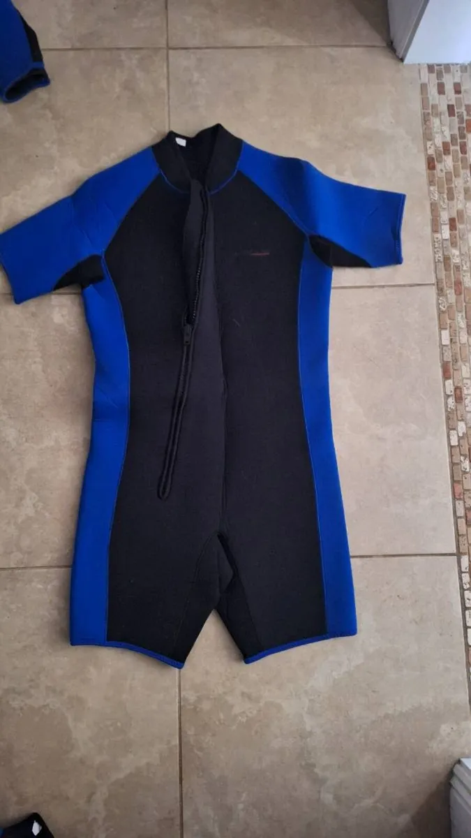 WET SUITS - Image 1