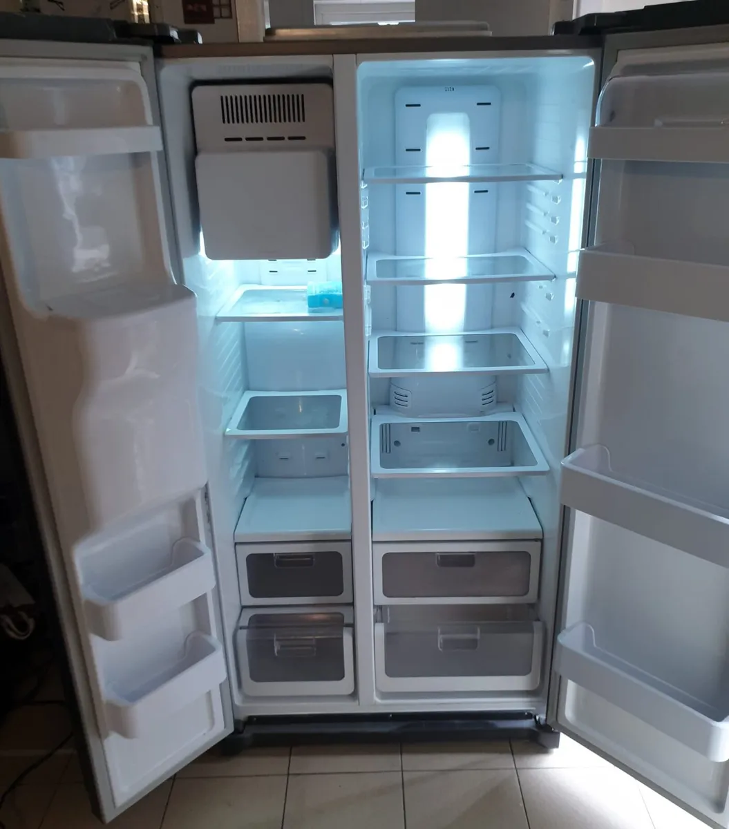 Samsung American Fridge Freezer - Image 2