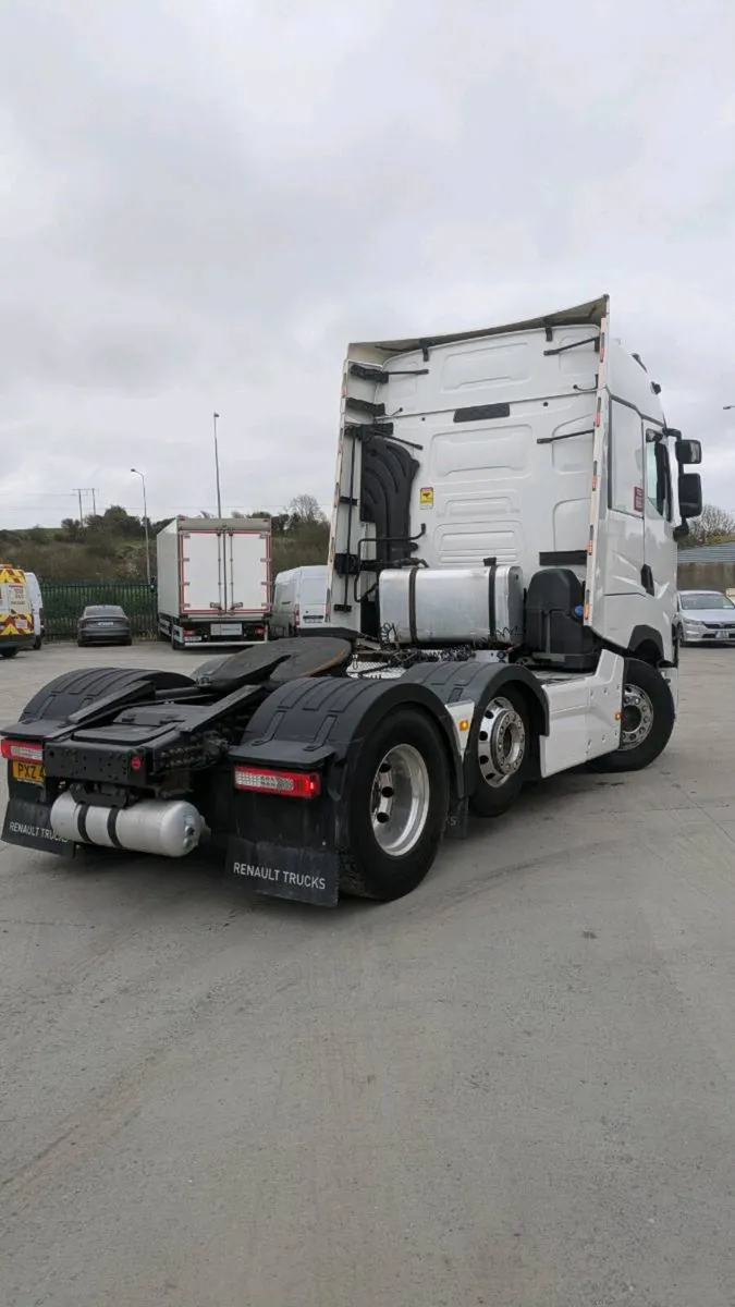 Renault T520 6x2 tractor - Image 3