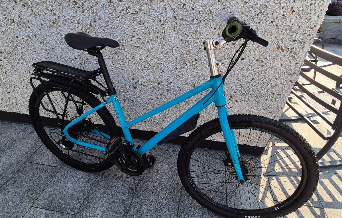 Like New Ladies Raleigh Bike - Image 4