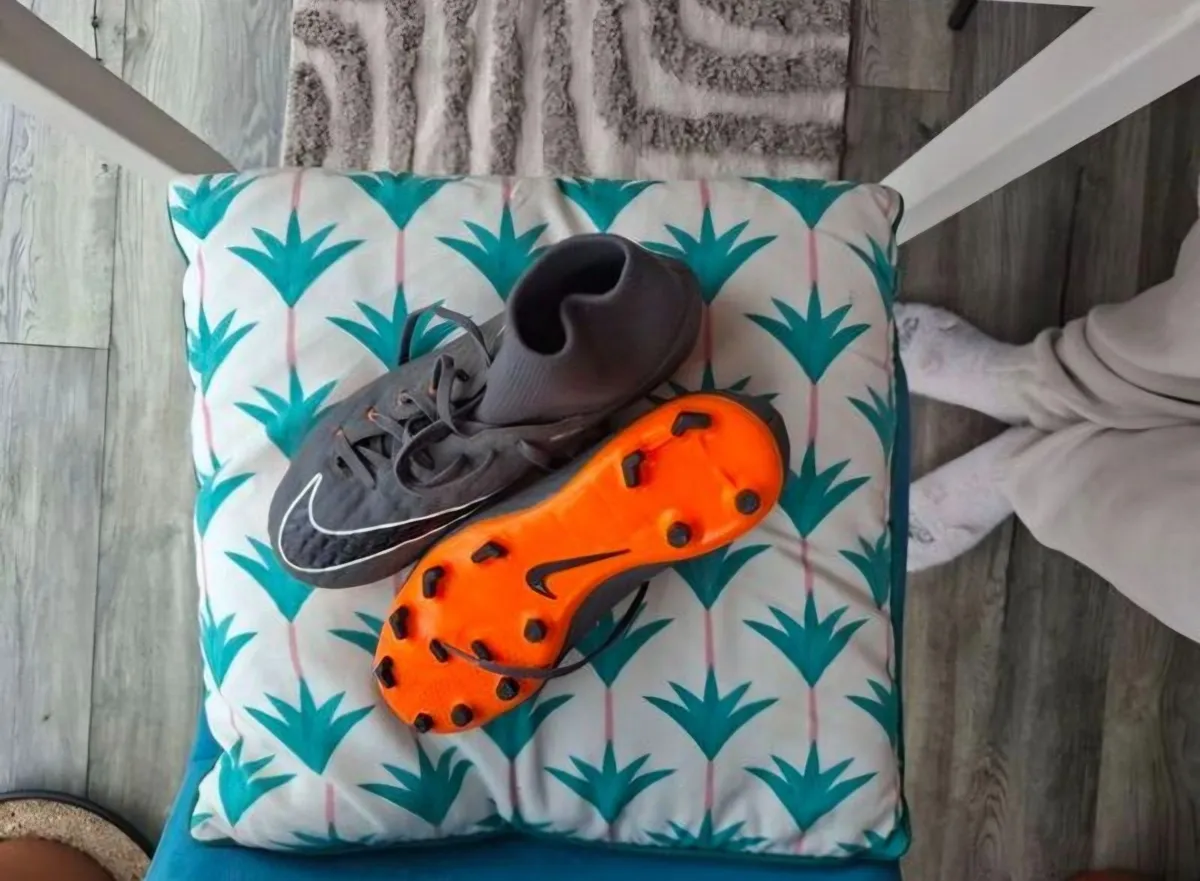 Football boots size 5UK - Image 4