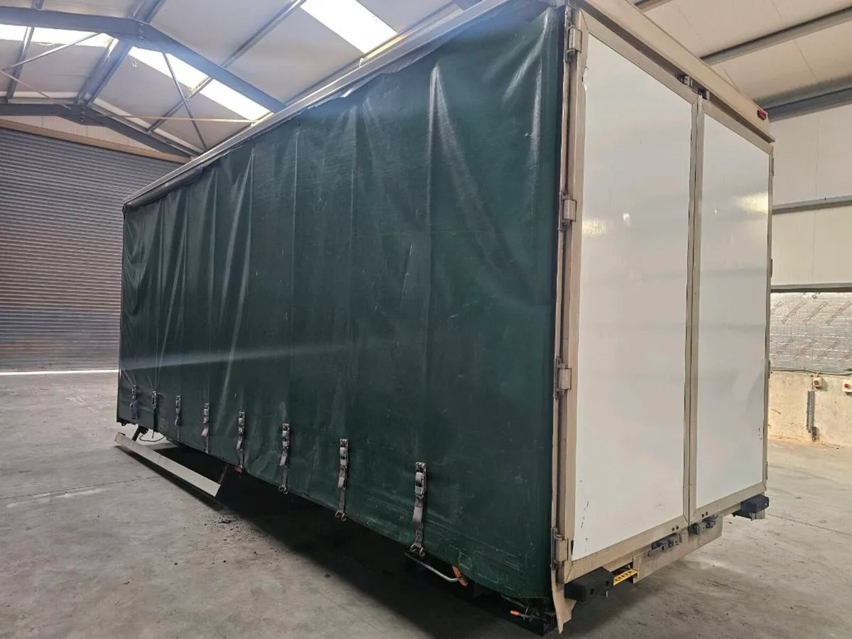 curtain sider body. - Image 1